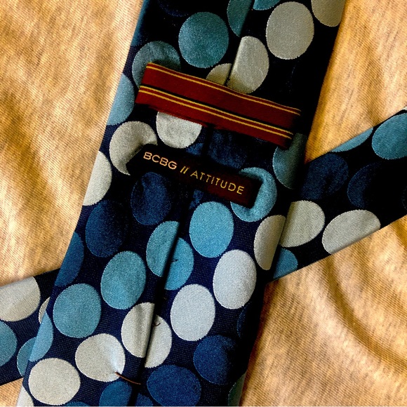 !!! FREE ADD ON !!! BCBG Attitude silk tie hand sewn blue with dots - Picture 5 of 8